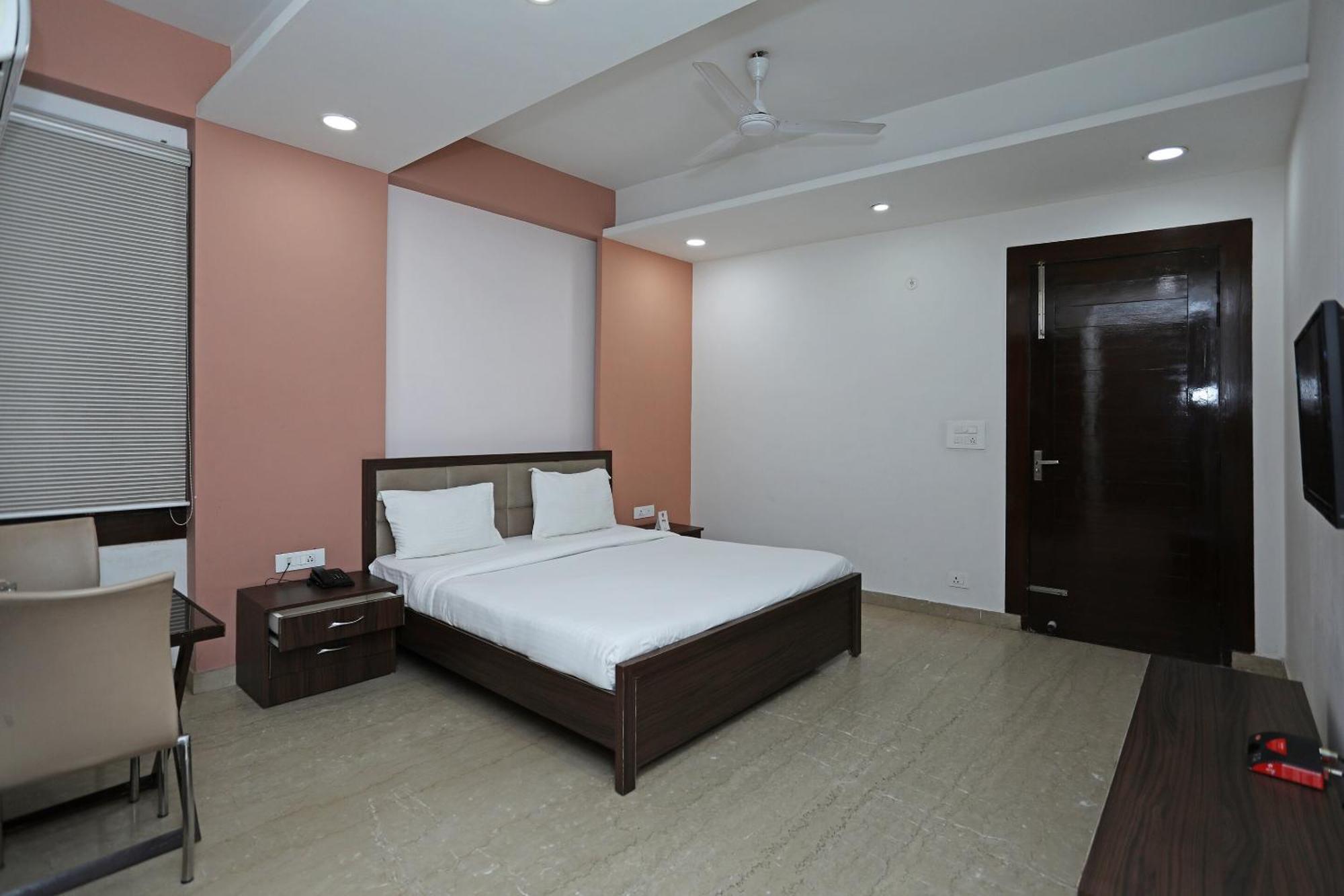 Hotel O Sainik Inn Лакнау Екстериор снимка